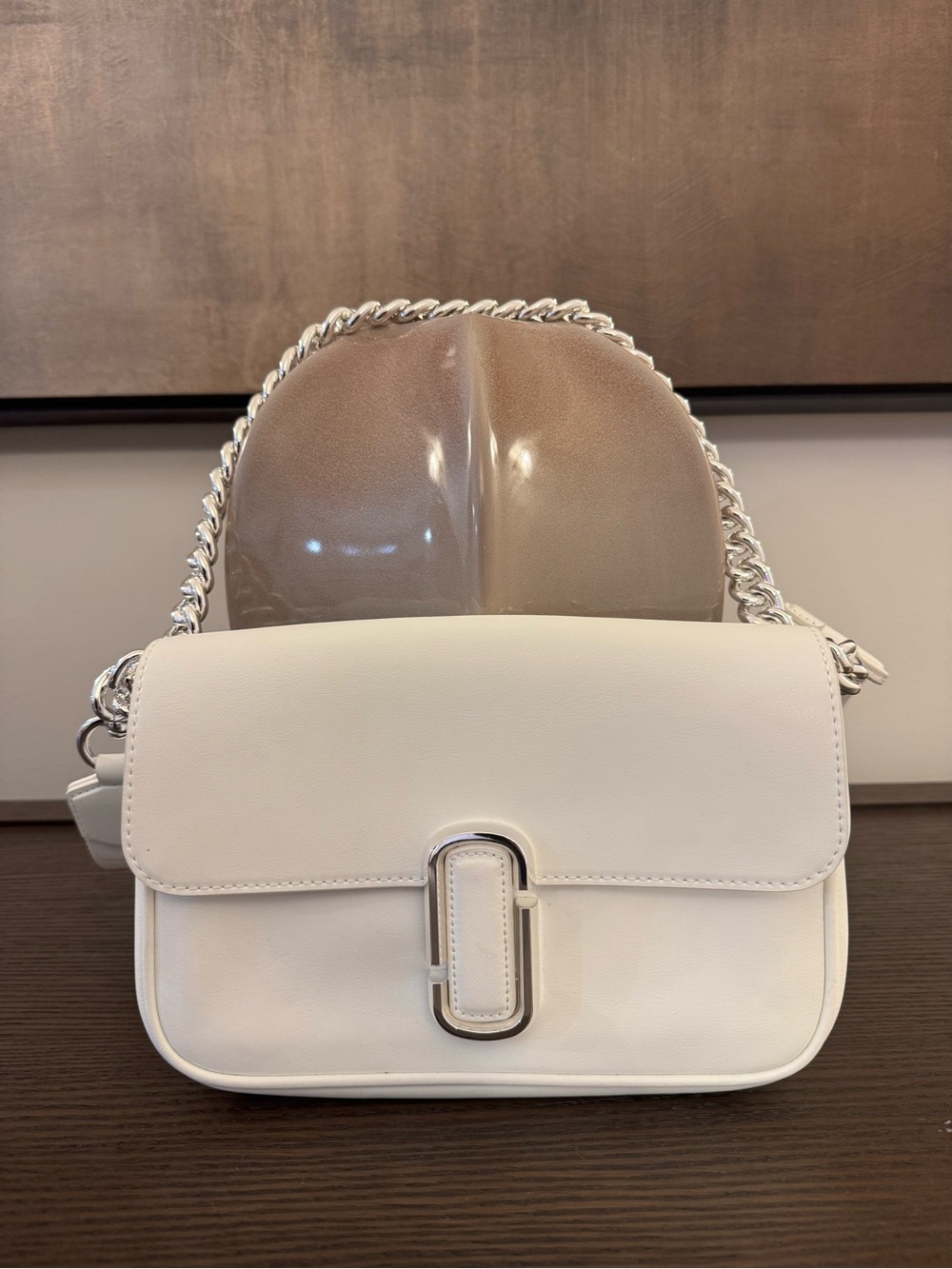 Marc Jacobs The J Marc Shoulder Bag White/Silver
Includes Dust Bag